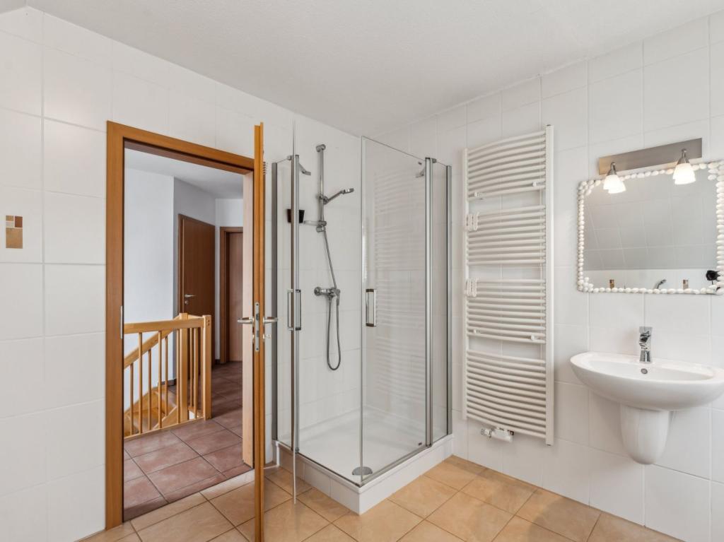 Badezimmer Ansicht 1