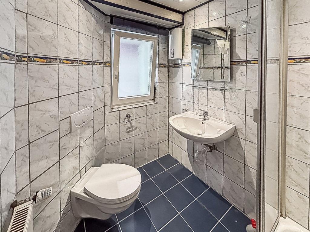 Badezimmer 2