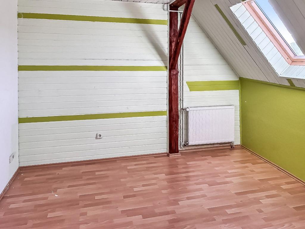 Zimmer 2 OG