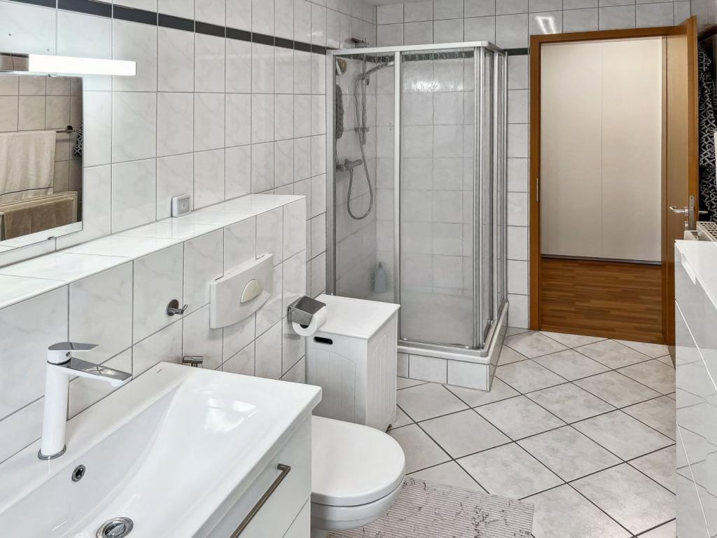 Badezimmer Ansicht I