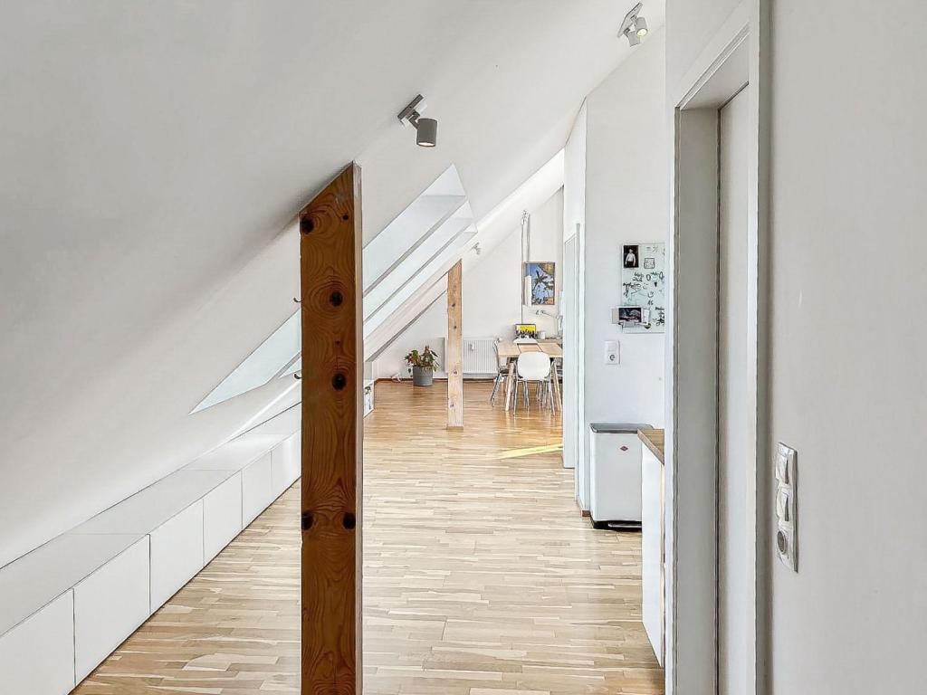 Flur und Arbeitsbereich 