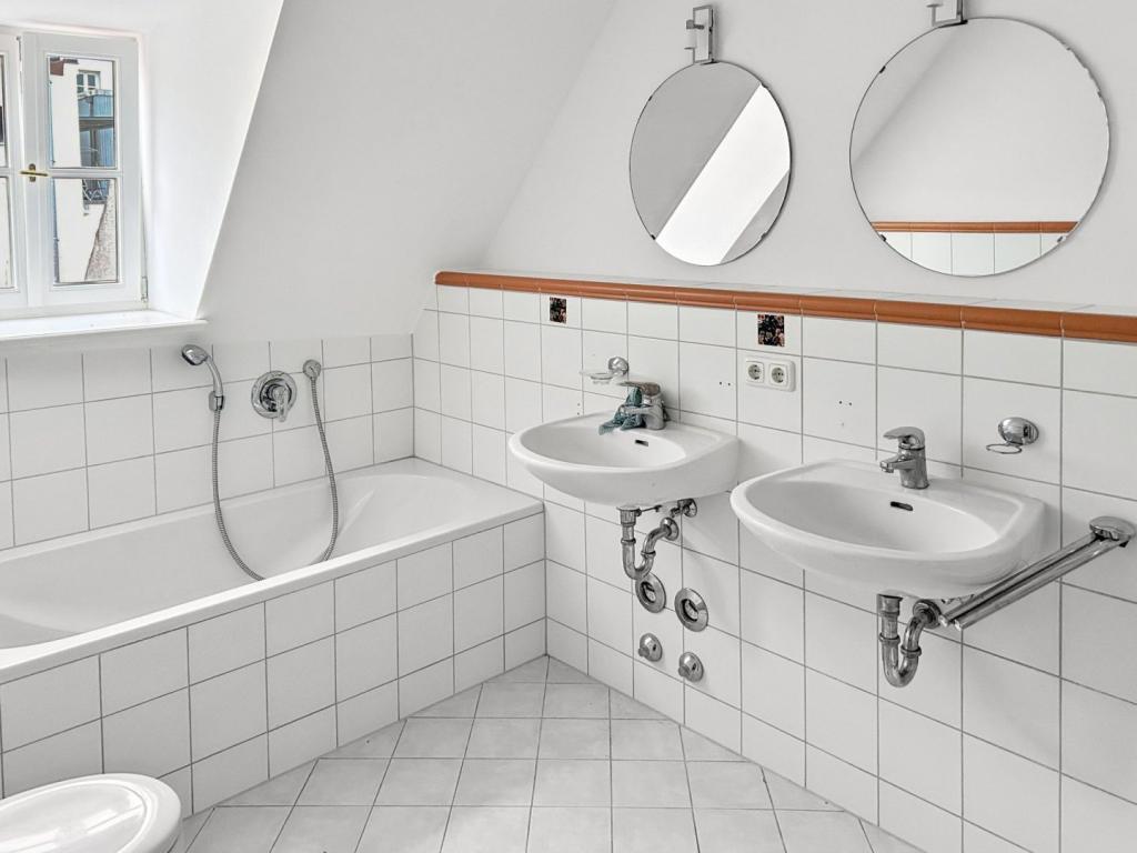 Traumhafte ca. 165 m² Penthouse-Maisonette-Wohnung, Vilshofen-Zentr. Dachterrasse, Haus 2021 saniert - Photo 2