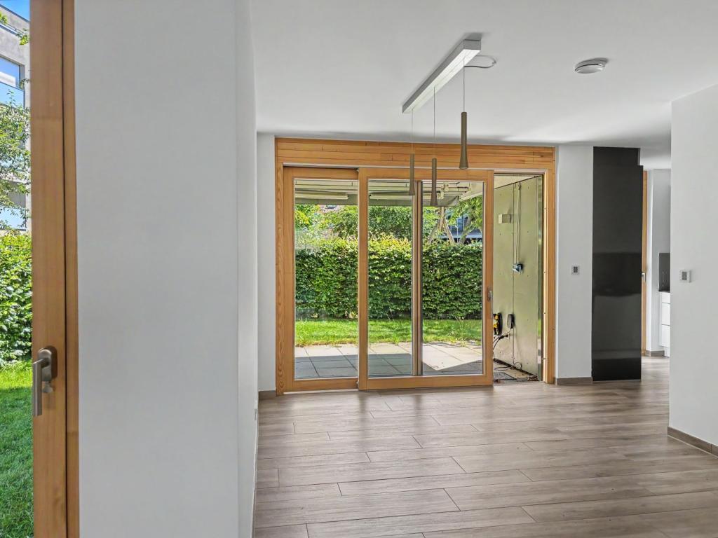 Moderne 5,5-Zimmer-Gartenwohnung in der Pliensauvorstadt - Photo 1