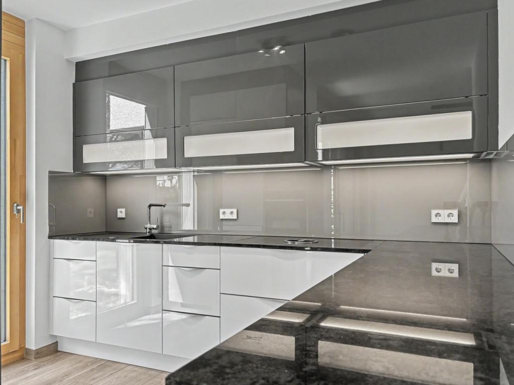 Moderne 5,5-Zimmer-Gartenwohnung in der Pliensauvorstadt - Photo 3
