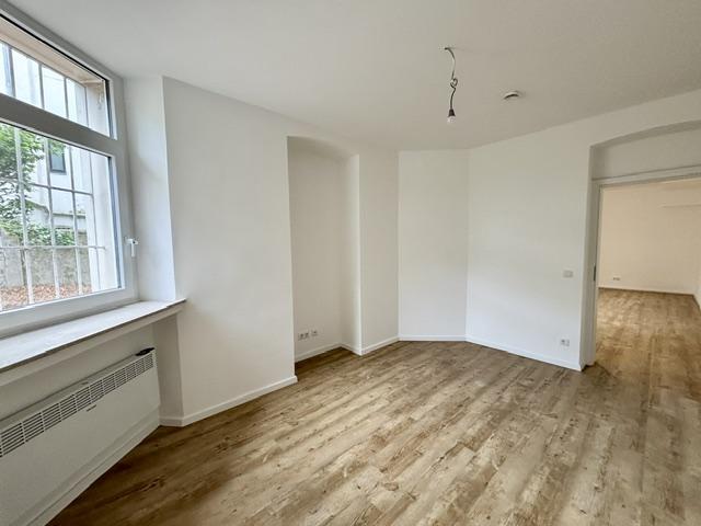 Erstbezug nach Sanierung: 2-Zimmer-Wohnung mit Garten direkt am Oberkasseler-Rheinufer - Foto 4