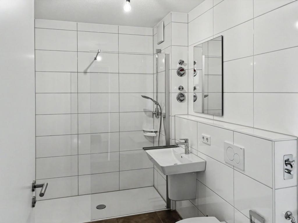 Attraktive 2-Zimmer-Wohnung mit Westbalkon in ruhiger Wohnanlage in Neusäß - Photo 2