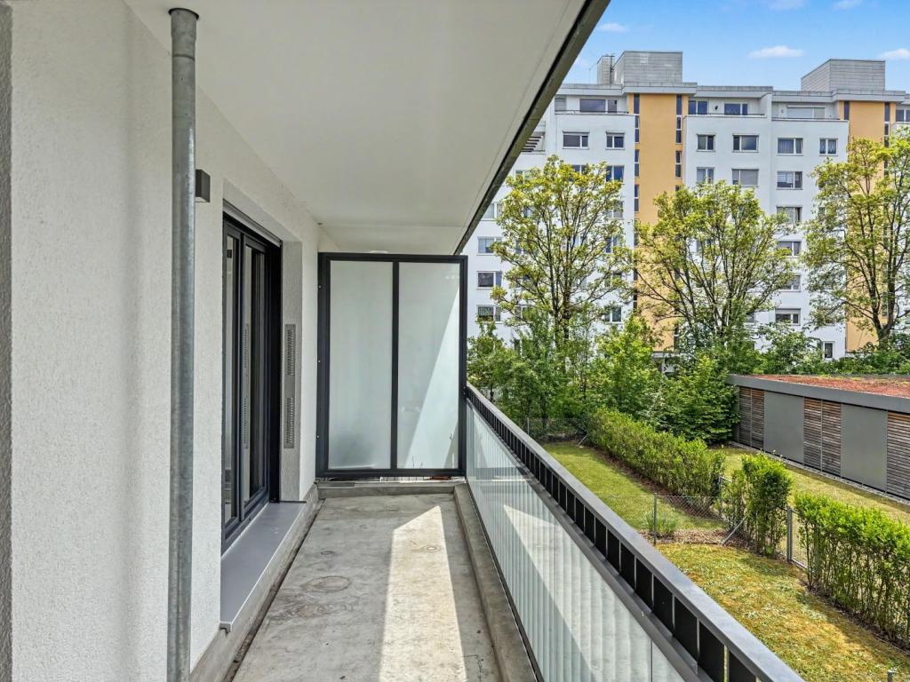 Attraktive 2-Zimmer-Wohnung mit Westbalkon in ruhiger Wohnanlage in Neusäß - Photo 3