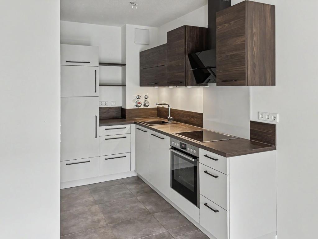 Attraktive 2-Zimmer-Wohnung mit Westbalkon in ruhiger Wohnanlage in Neusäß - Photo 1
