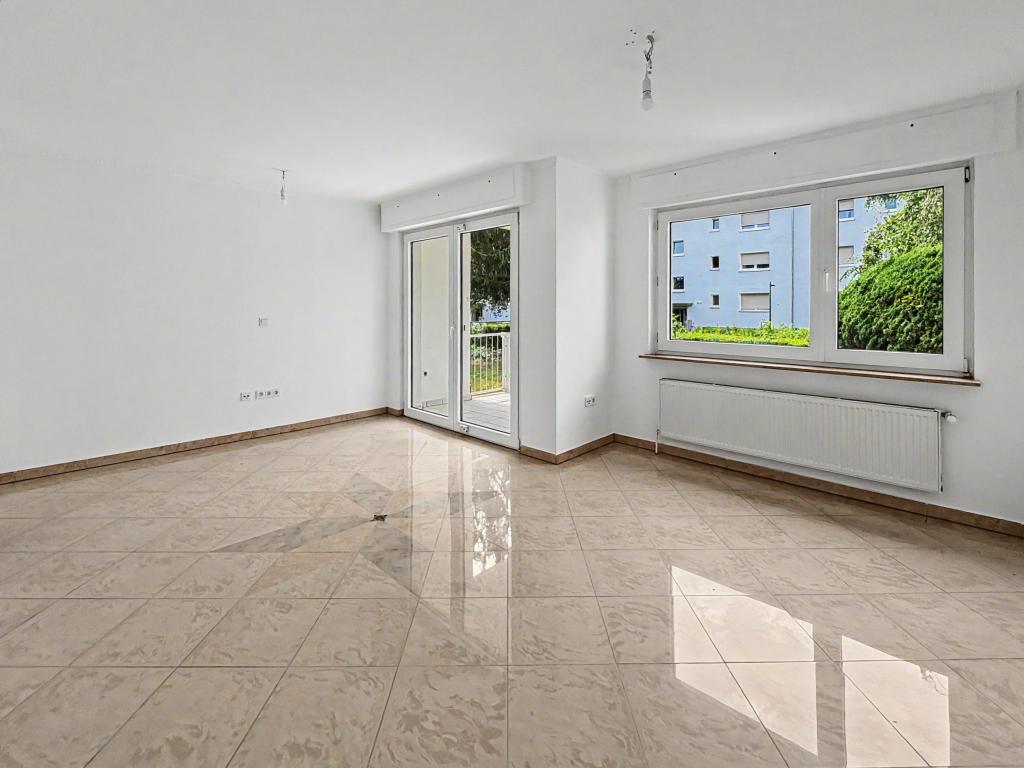 Renovierte 3-Zimmer-Wohnung mit Balkon, Garage und weiterem Stellplatz in Hanau-Steinheim - Photo 2