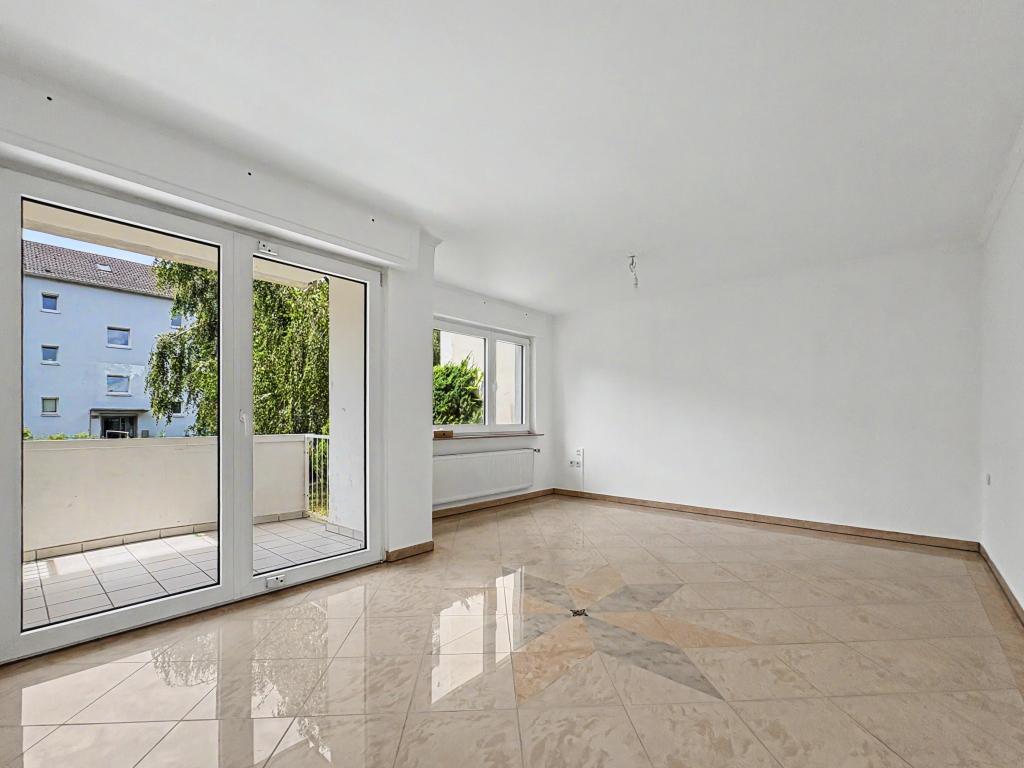 Renovierte 3-Zimmer-Wohnung mit Balkon, Garage und weiterem Stellplatz in Hanau-Steinheim - Photo 1