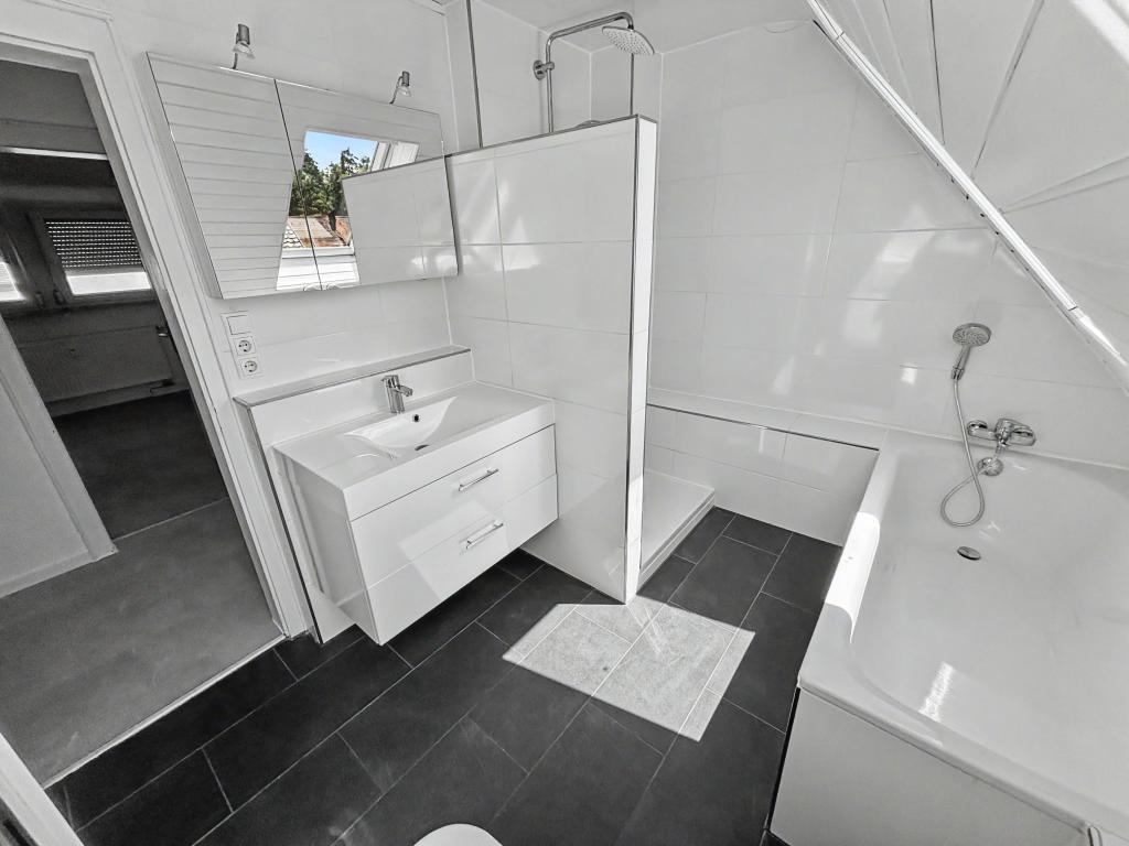 Modernisierte 3-Zimmer-Wohnung mit großem Balkon in Lauf an der Pegnitz - Foto 3