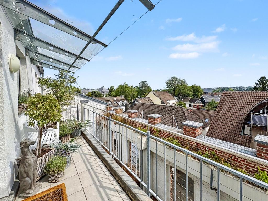 Stilvolles 2,5-Zimmer-Penthouse mit Dachterrasse im Herzen von Haan – denkmalgeschütztes Ensemble - Photo 3