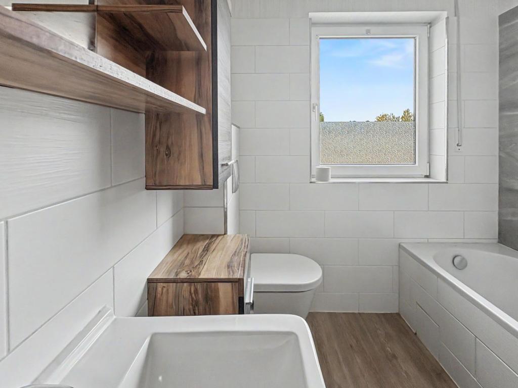 Großzügige 3-Zimmer-Wohnung mit Loggia und zwei Stellplätzen in Ronneburg-Neuwiedermuß - Photo 4