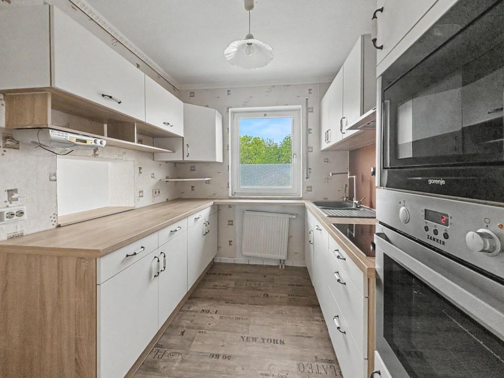 Großzügige 3-Zimmer-Wohnung mit Loggia und zwei Stellplätzen in Ronneburg-Neuwiedermuß - Photo 3