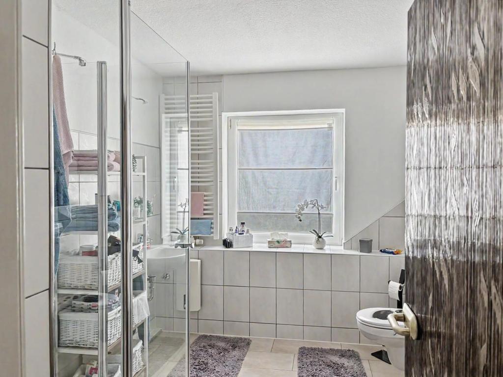 Große 3-Zimmer-Wohnung mit großem Balkon und 1 Garage in Neumünster-Wittorf zu vermieten - Photo 5