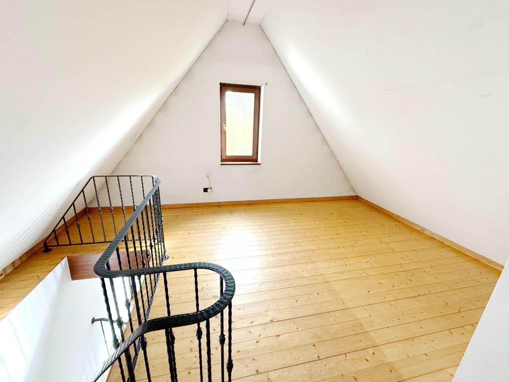 Schöne 2,5 - 3 Zi. Wohnung in Reichenbach zu vermieten! Optional großzügiger Hobbyraum zusätzlich. - Photo 3