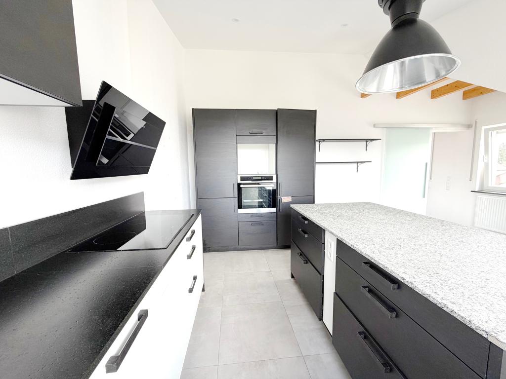 Attraktive 2-Zimmer-DG-Wohnung in Salach zu vermieten - Photo 1