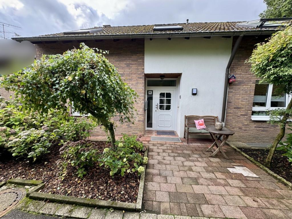 Familienfreundliches Reihenhaus in idyllischer Waldrandlage mit Garten und Garage - Foto 5