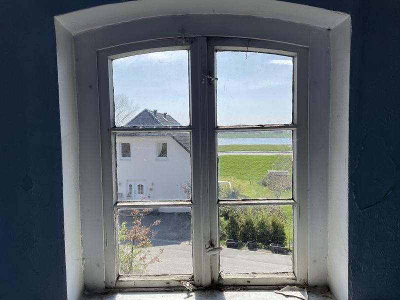 Zimmeraussicht (mit Elbblick) vorne im DG