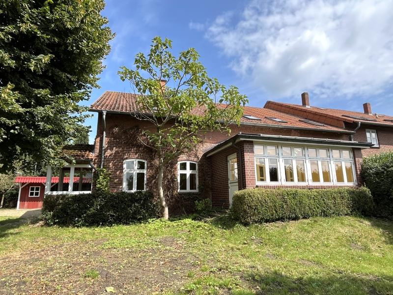 Seitenansicht mit Wintergarten