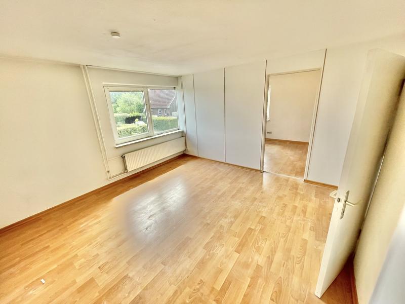 OG Wohnung Seite Zimmer