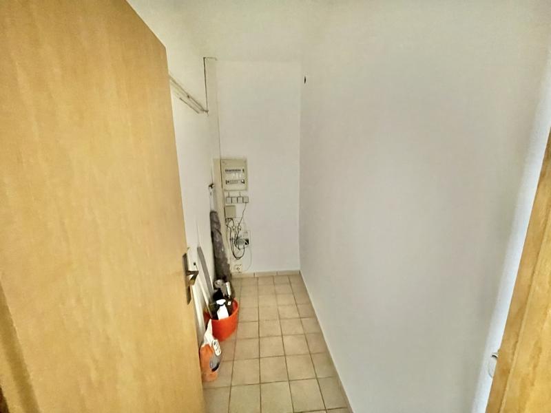 EG Wohnung Seite Abstellraum