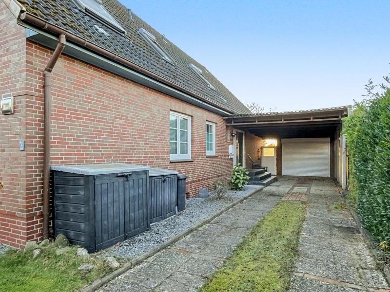 Carport und Garage