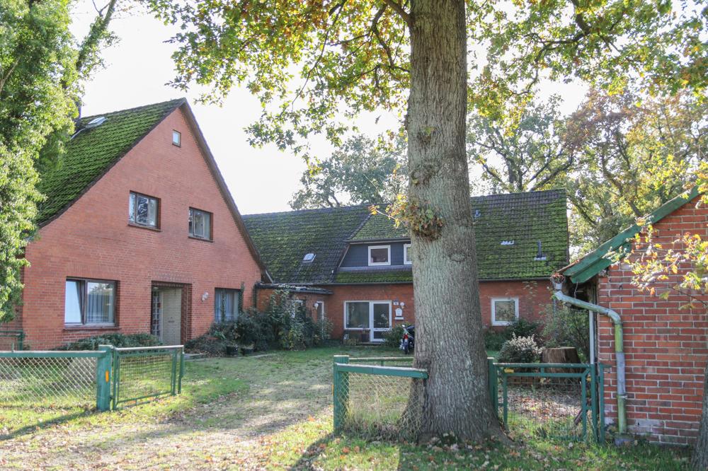 Altbau und vermietete Wohneinheit