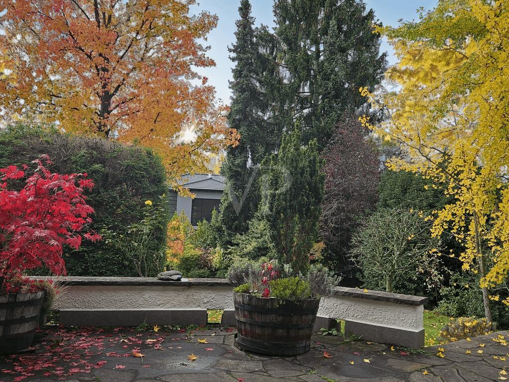 VON POLL - BAD HOMBURG: Charmante Villa mit gepflegtem Garten in ruhiger Lage in Bad Homburg - Photo 4