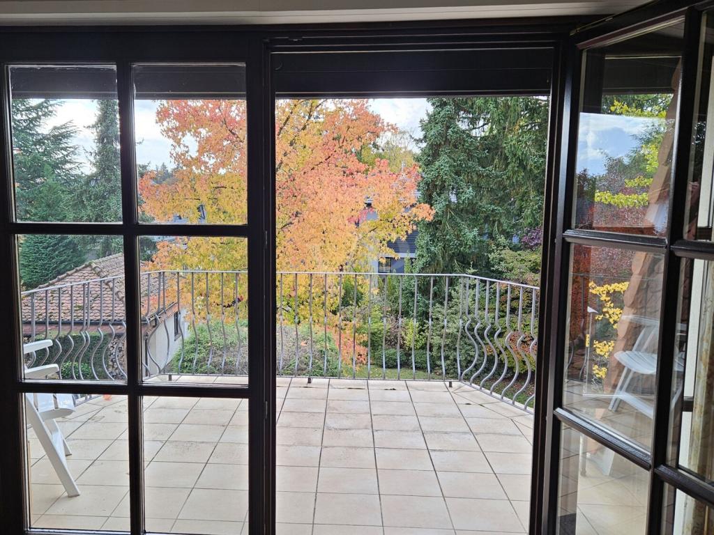 VON POLL - BAD HOMBURG: Charmante Villa mit gepflegtem Garten in ruhiger Lage in Bad Homburg - Photo 2