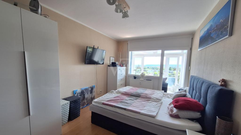 Geräumiges Schlafzimmer