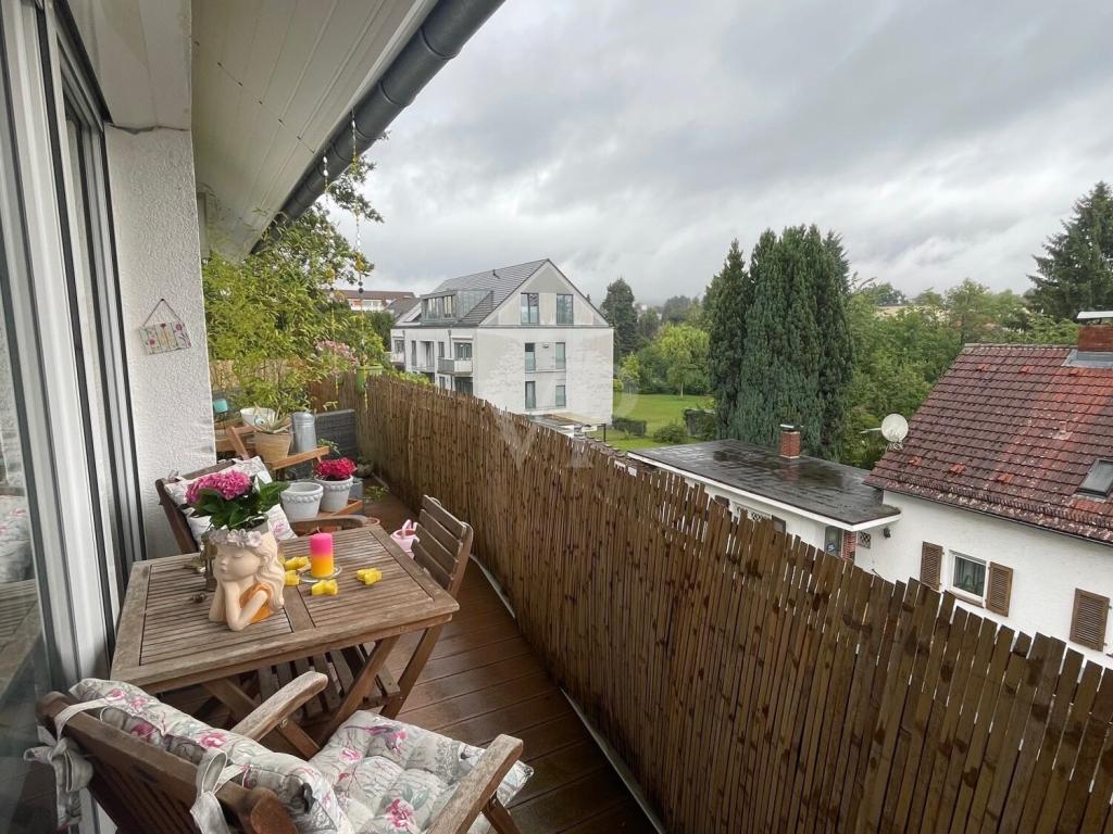 Balkon mit Blick Richtung Taunus