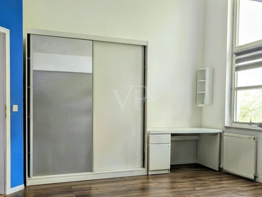Möblierte Vermietung für maximal 3 Jahre: Maisonettewohnung mit vier 4 Zimmern, Balkon & Stellplatz - Photo 4