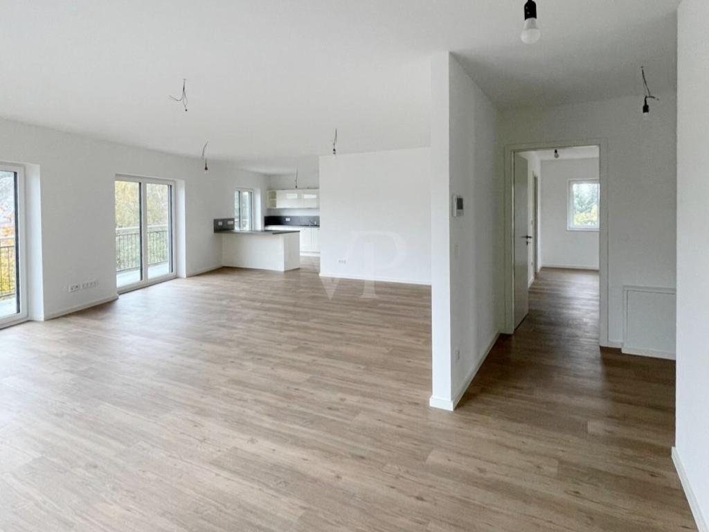 VON POLL- BAD HOMBURG: Moderne zentrale 3,5 Zimmer Penthousewohnung mit Ausblick, Lift und TG-Platz! - Foto 1