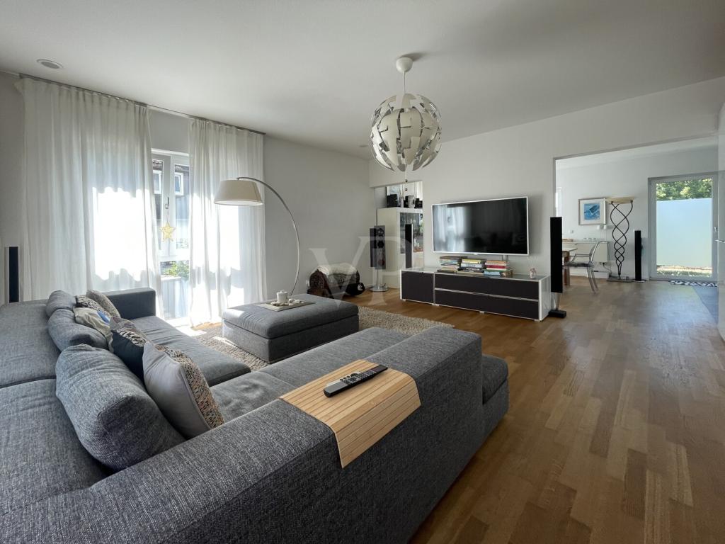 VON POLL - BAD HOMBURG: Moderne Doppelhaushälfte am Hardtwaldrand - Niedrigenergiehaus - Foto 1