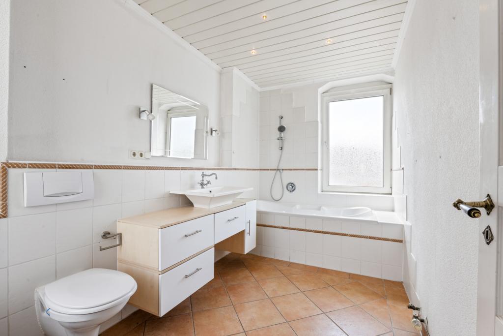 Badezimmer EG