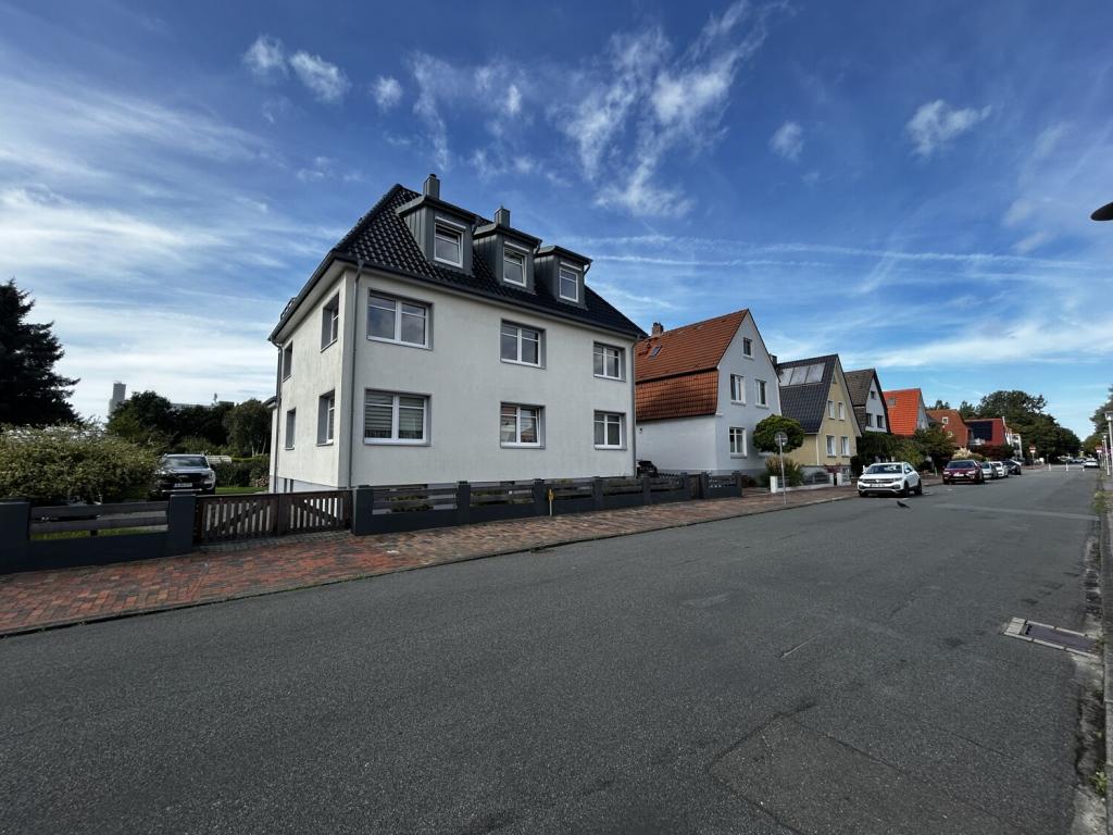 Erstbezug nach Sanierung: Strandnahe 3-Zimmer-Altbauwohnung mit Einbauküche zur Miete - Foto 5