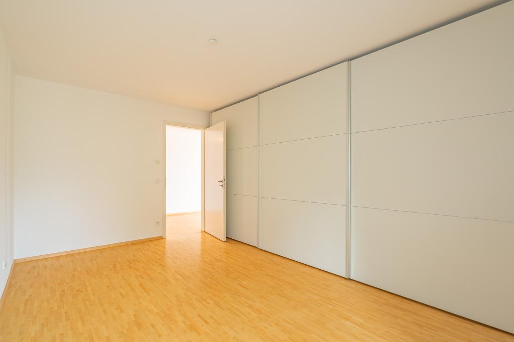 Weitblick & Eleganz: Terrassen-Residenz in Herderns absoluter Bestlage - Foto 5