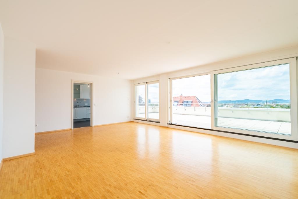 Weitblick & Eleganz: Terrassen-Residenz in Herderns absoluter Bestlage - Foto 3