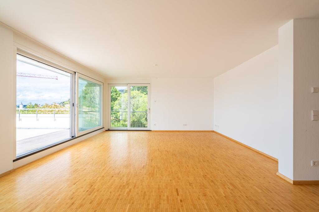 Weitblick & Eleganz: Terrassen-Residenz in Herderns absoluter Bestlage - Foto 2