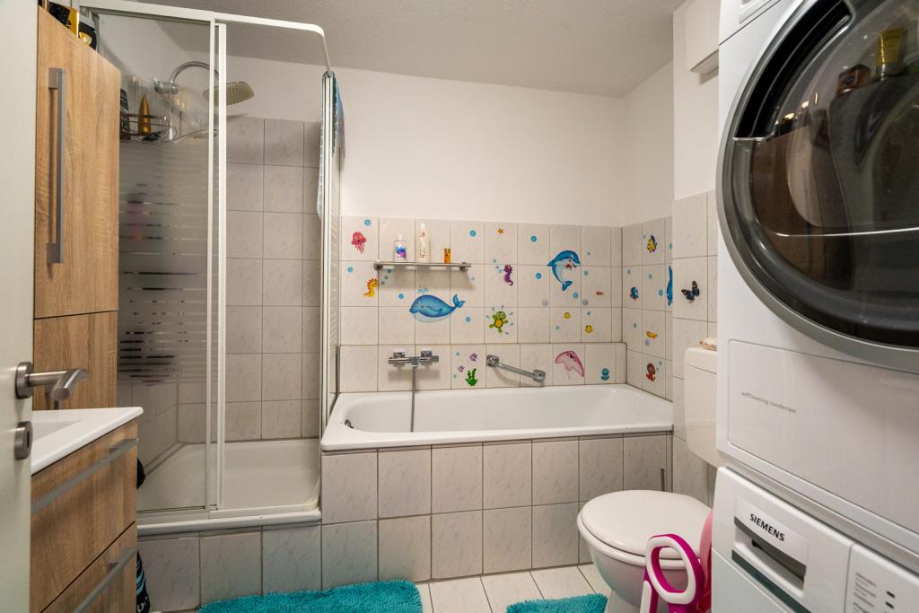 Badezimmer mit Wanne