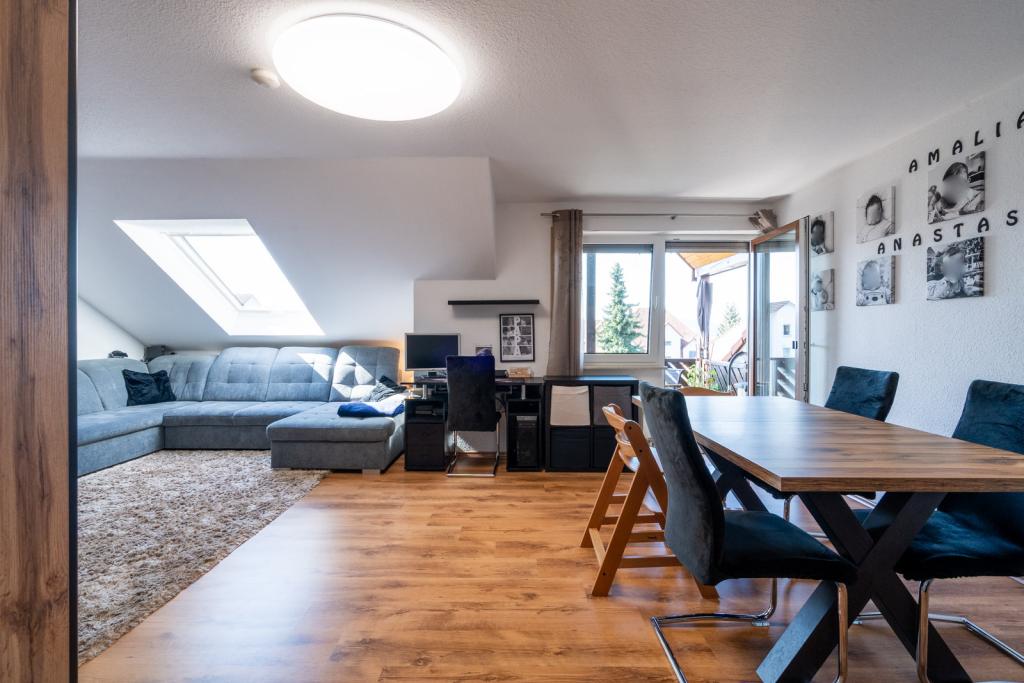4,5-Zimmer-Wohnung mit Balkon