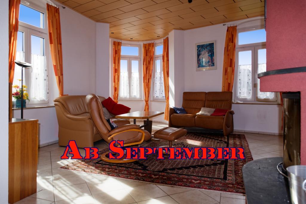 Möblierte Maisonettewohnung mit Kamin und Fußbodenheizung - Photo 3