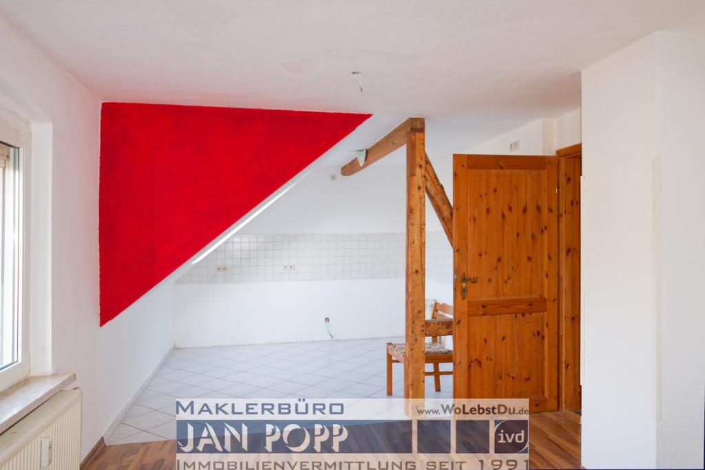 Preiswerte Maisonettewohnung mit Dachschrägen - Photo 3