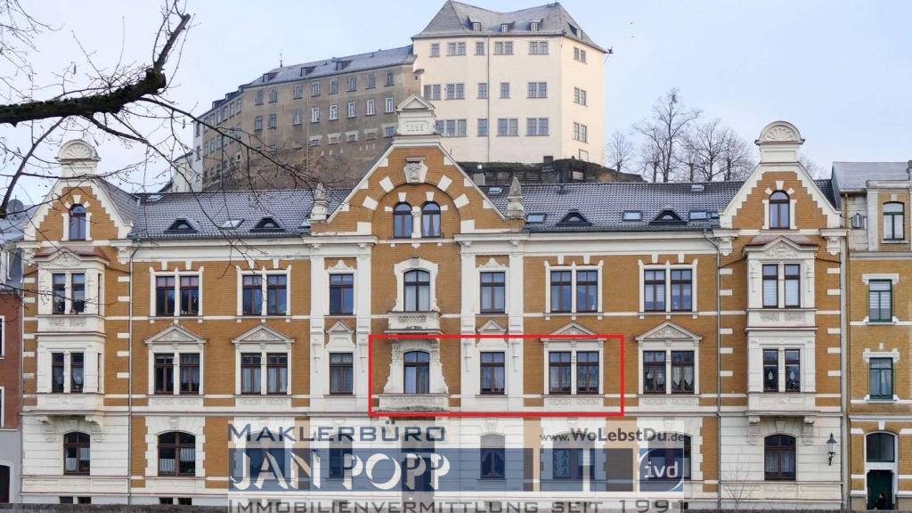 helle Wohnung mit Balkon und Aufzug - Photo 1