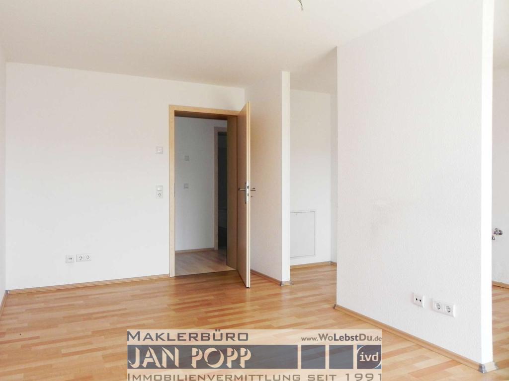 Randlage mit Balkon, Fußbodenheizung und Stellplatz - Foto 2