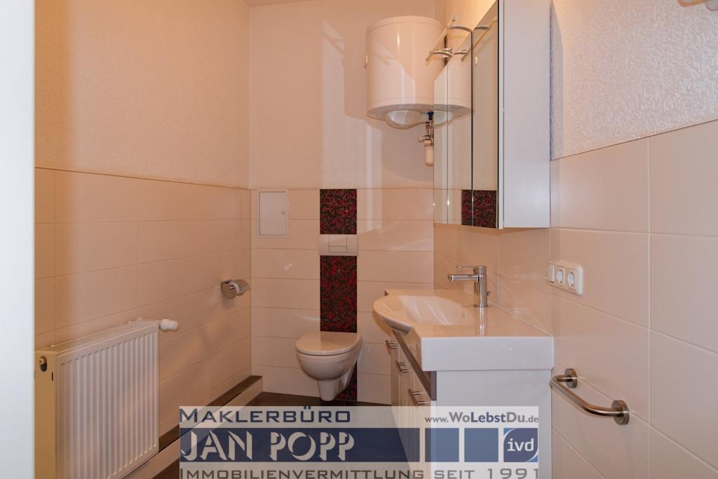 Etagenwohnung mit Balkon und Einbauküche - Foto 4