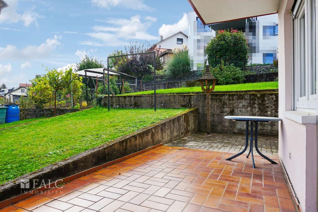 Terrasse mit Garten