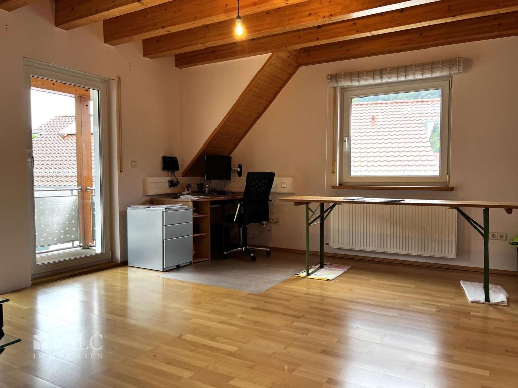 Kind / Gast / Büro mit Balkon