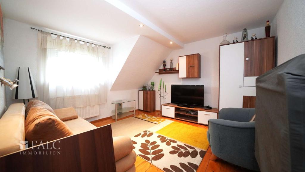 Kinder- oder Hobbyzimmer DG